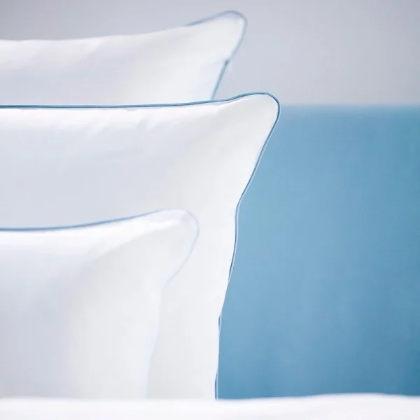 Pościel dziecięca SAN ANTONIO - biała z lamówką baby blue