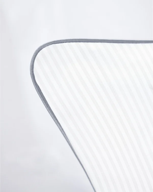 Pościel adamaszkowa SAN ANTONIO – ze srebrną lamówką