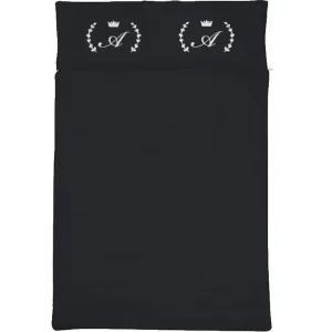 Komplet czarnej satynowej pościeli personalizowanej LAUR
