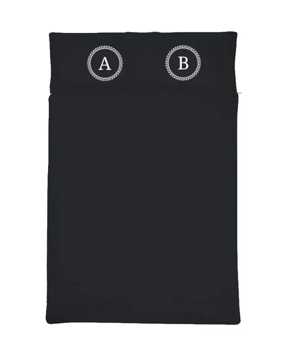 Komplet czarnej satynowej pościeli personalizowanej ZOE
