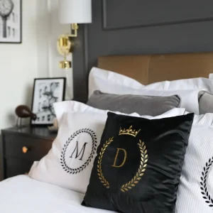 Poduszka VELVET QUEENY z monogramem