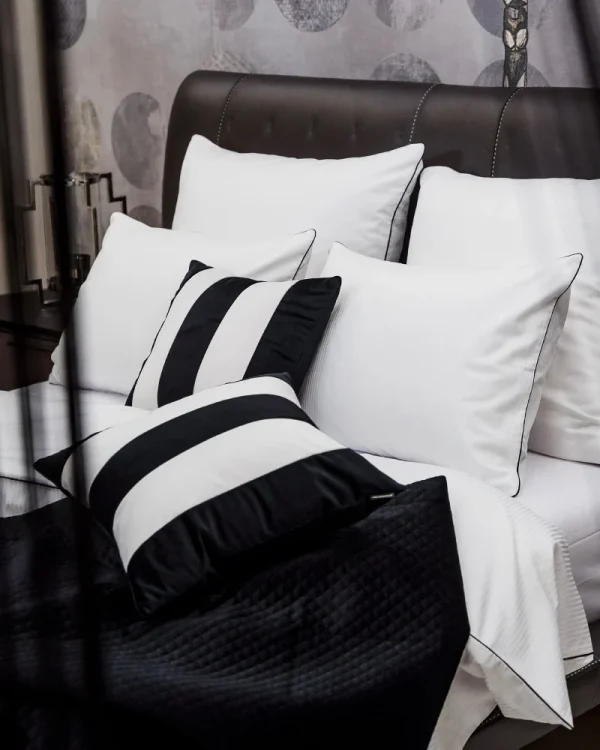 Pościel adamaszkowa SAN ANTONIO – z czarną lamówką