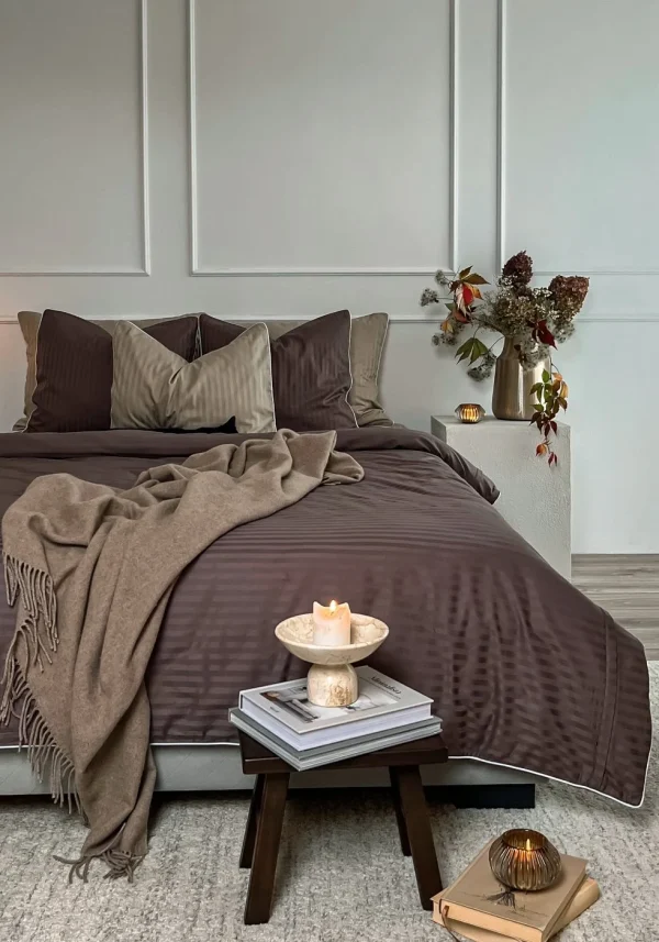 Pościel adamaszkowa SAN ANTONIO – espresso z białą lamówką