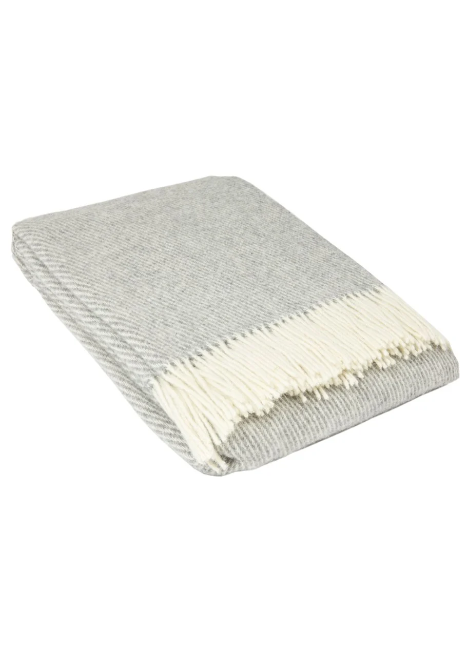 Koc ZELANDIA wełniany z frędzlami – jasny szary – 140 x 200