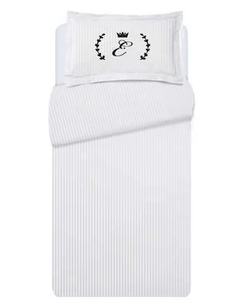 Pojedynczy komplet pościeli adamaszkowej z haftowanym inicjałem