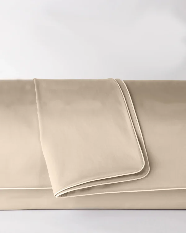 Poszwa satynowa SAN ANTONIO sandy beige z białą lamówką