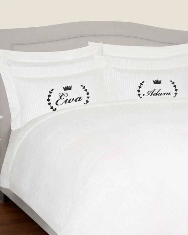 Komplet pościel adamaszkowej z haftowanymi imionami