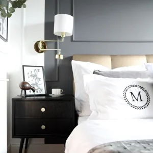 Komplet białej adamaszkowej pościeli personalizowanej ZOE