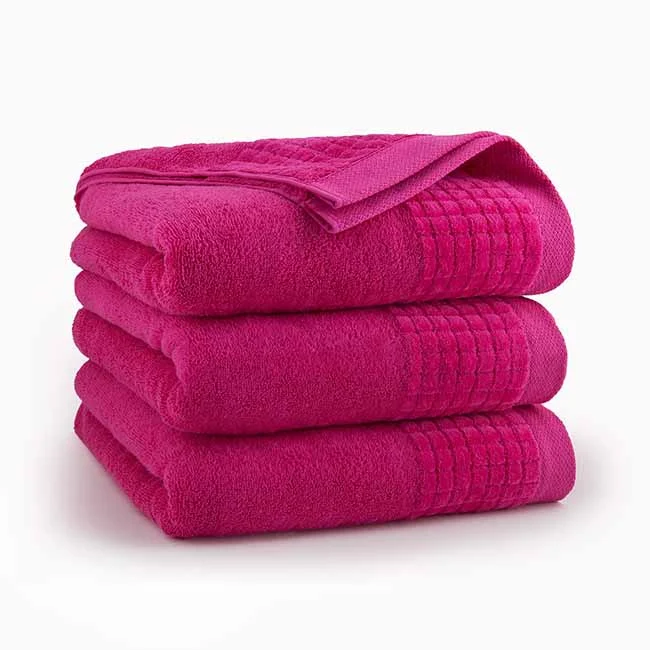 Personalizowany ręcznik kąpielowy 70 x 140 – fuksja