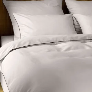 Pościel satynowa SAN ANTONIO - perłowy beż z brązową lamówką