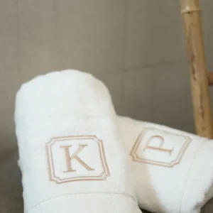 Personalizowany ręcznik premium – kremowy