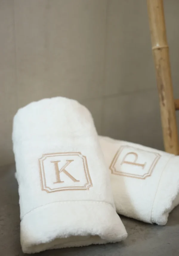 Personalizowany ręcznik premium – kremowy