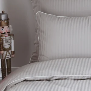 Pościel adamaszkowa SAN ANTONIO – latte beż z białą lamówką