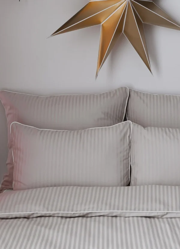 Pościel adamaszkowa SAN ANTONIO – latte beż z białą lamówką