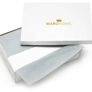 Komplet czarnej satynowej pościeli personalizowanej LAUR