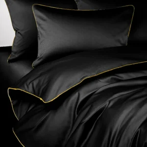 Pościel satynowa SAN ANTONIO - czarna ze złotą lamówką