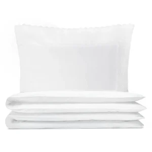 Pościel satynowa obszyta białą koronką