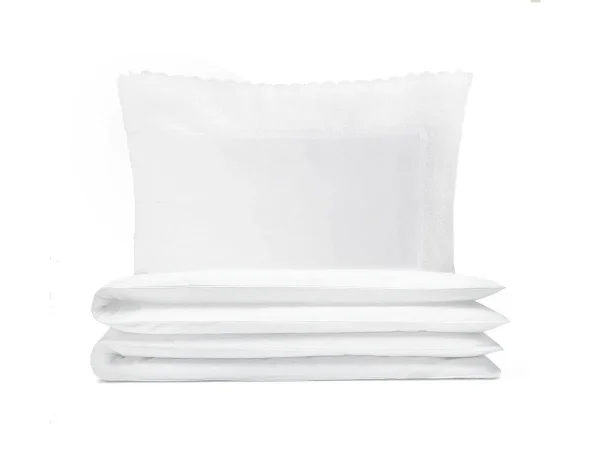 Pościel satynowa obszyta białą koronką