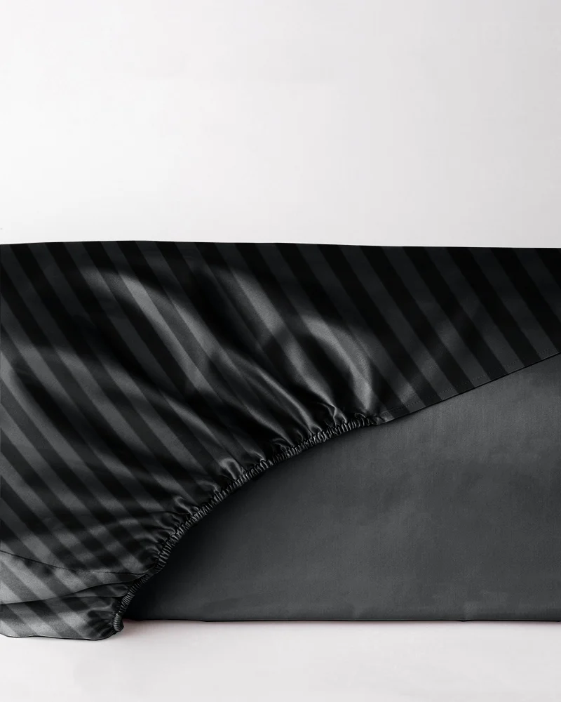 Prześcieradło adamaszkowe czarne z gumką