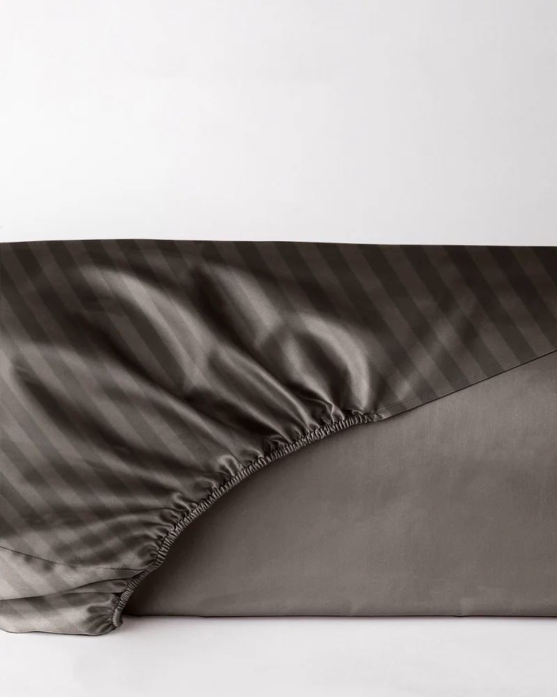 Prześcieradło adamaszkowe espresso z gumką