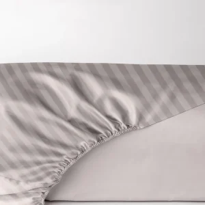 Prześcieradło adamaszkowe latte beż z gumką