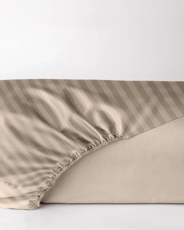 Prześcieradło adamaszkowe macchiato beż z gumką