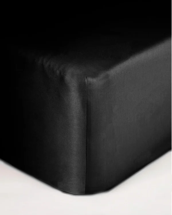 Prześcieradło satynowe czarne z gumką