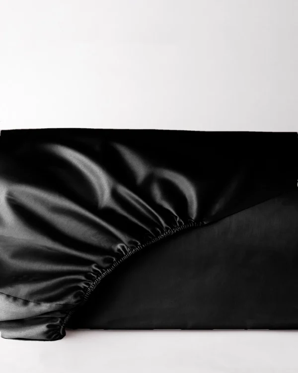 Prześcieradło satynowe czarne z gumką