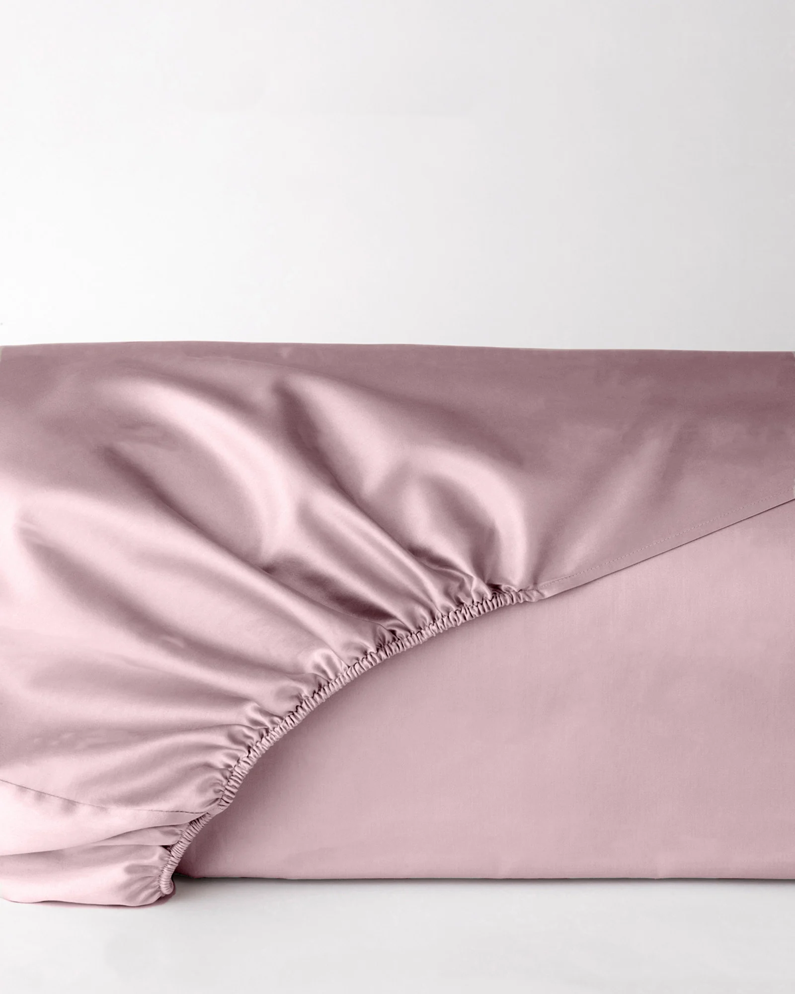 Prześcieradło satynowe flamingo pink z gumką