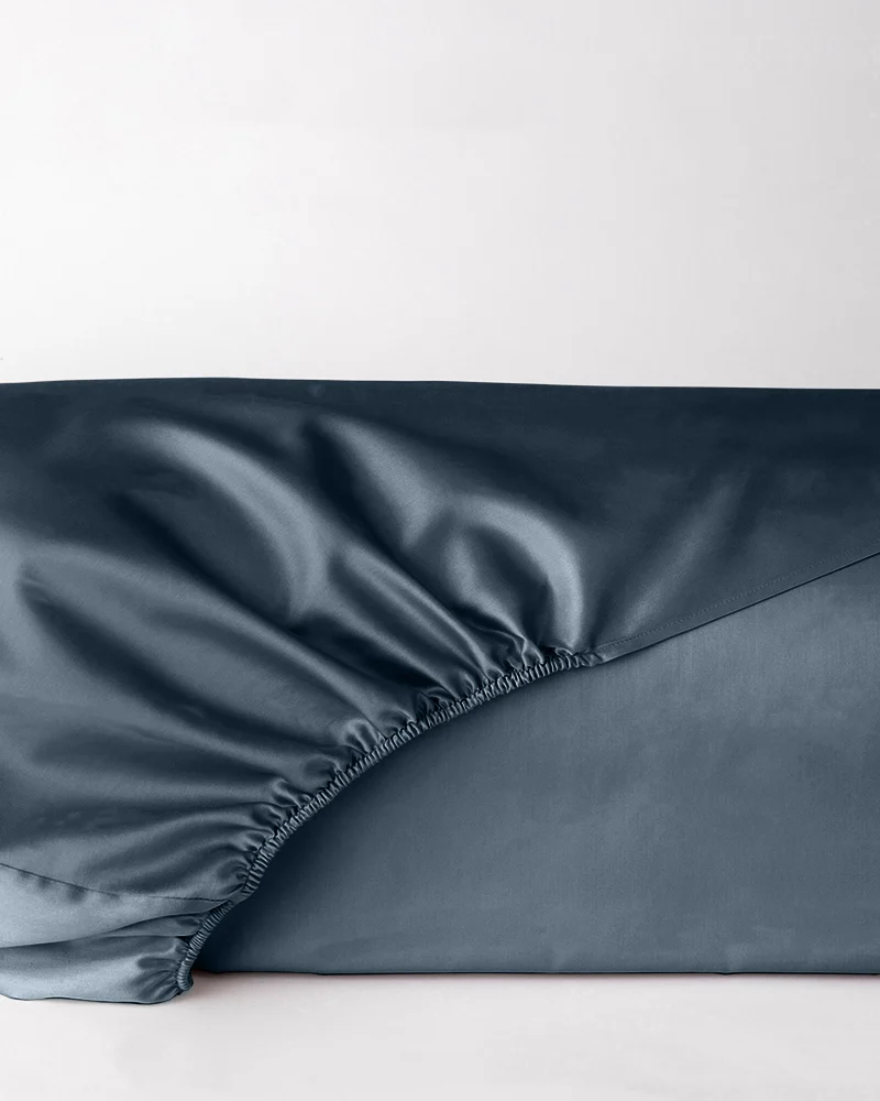 Prześcieradło satynowe marengo blue z gumką