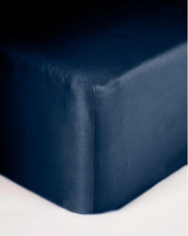 Prześcieradło satynowe navy blue z gumką