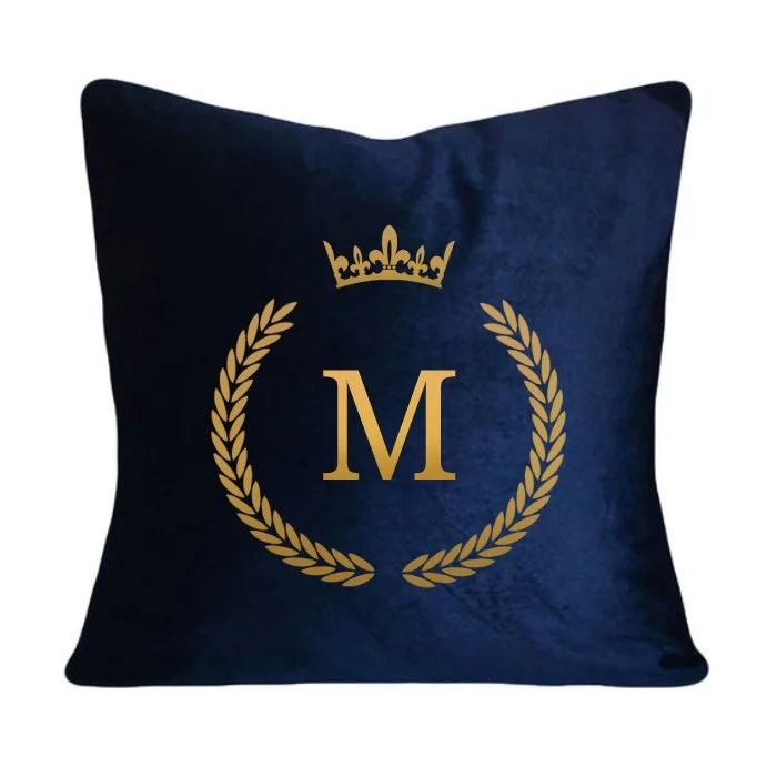 Poduszka VELVET QUEENY z monogramem