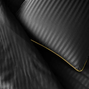 Pościel adamaszkowa SAN ANTONIO – czarna ze złotą lamówką