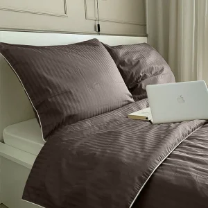 Pościel adamaszkowa SAN ANTONIO – espresso z białą lamówką