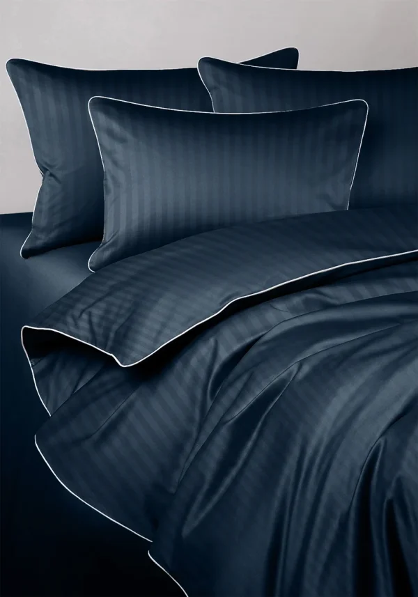 Pościel adamaszkowa SAN ANTONIO – marengo blue z białą lamówką