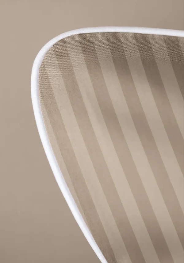 Pościel adamaszkowa SAN ANTONIO – macchiato beż z białą lamówką