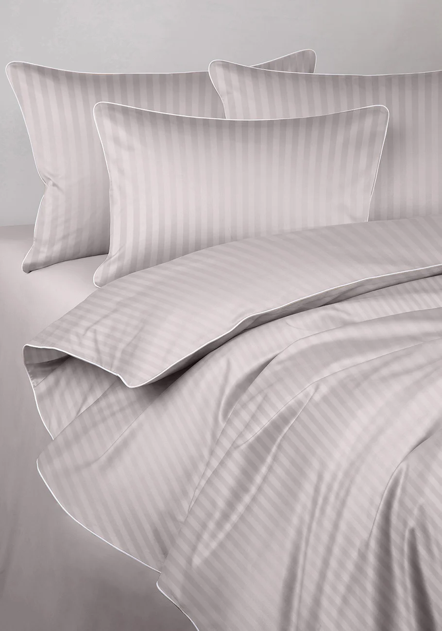 Pościel adamaszkowa SAN ANTONIO – silver rose z białą lamówką