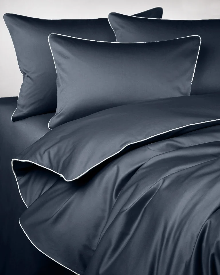 Pościel satynowa SAN ANTONIO – antracytowy z białą lamówką