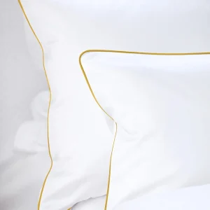 Pościel satynowa SAN ANTONIO - biała ze złotą lamówką