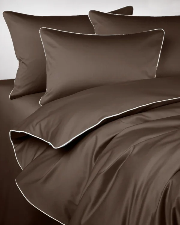 Pościel satynowa SAN ANTONIO - chocolate nude z białą lamówką