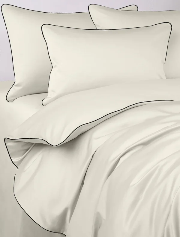 Pościel satynowa SAN ANTONIO - ecru z czarną lamówką