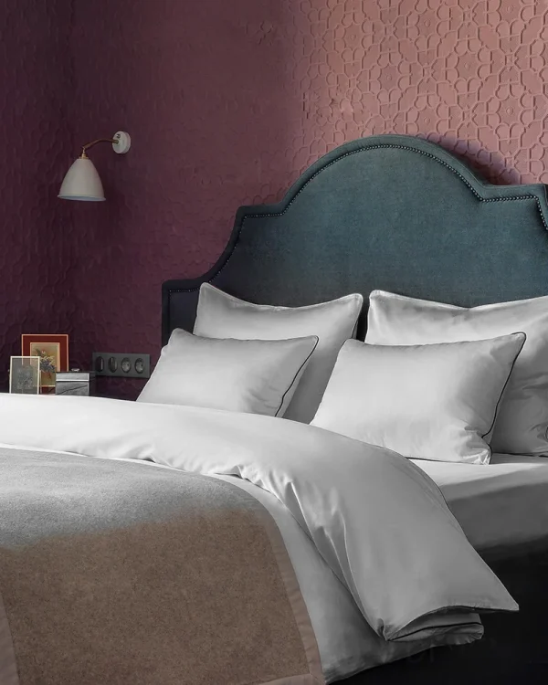 Pościel SAN ANTONIO - srebrna z czarną lamówką