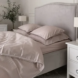 Pościel adamaszkowa SAN ANTONIO – silver rose z białą lamówką