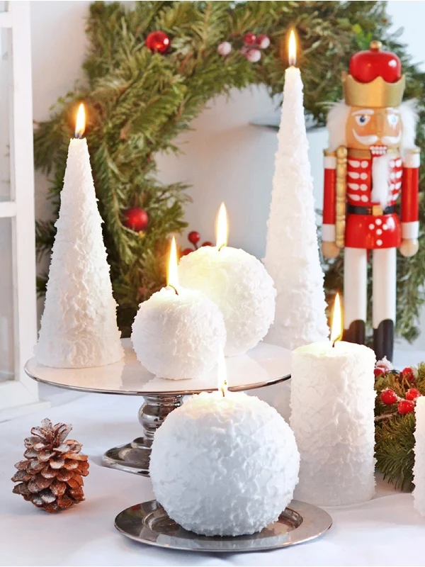 Świeca świąteczna - śnieżka kula